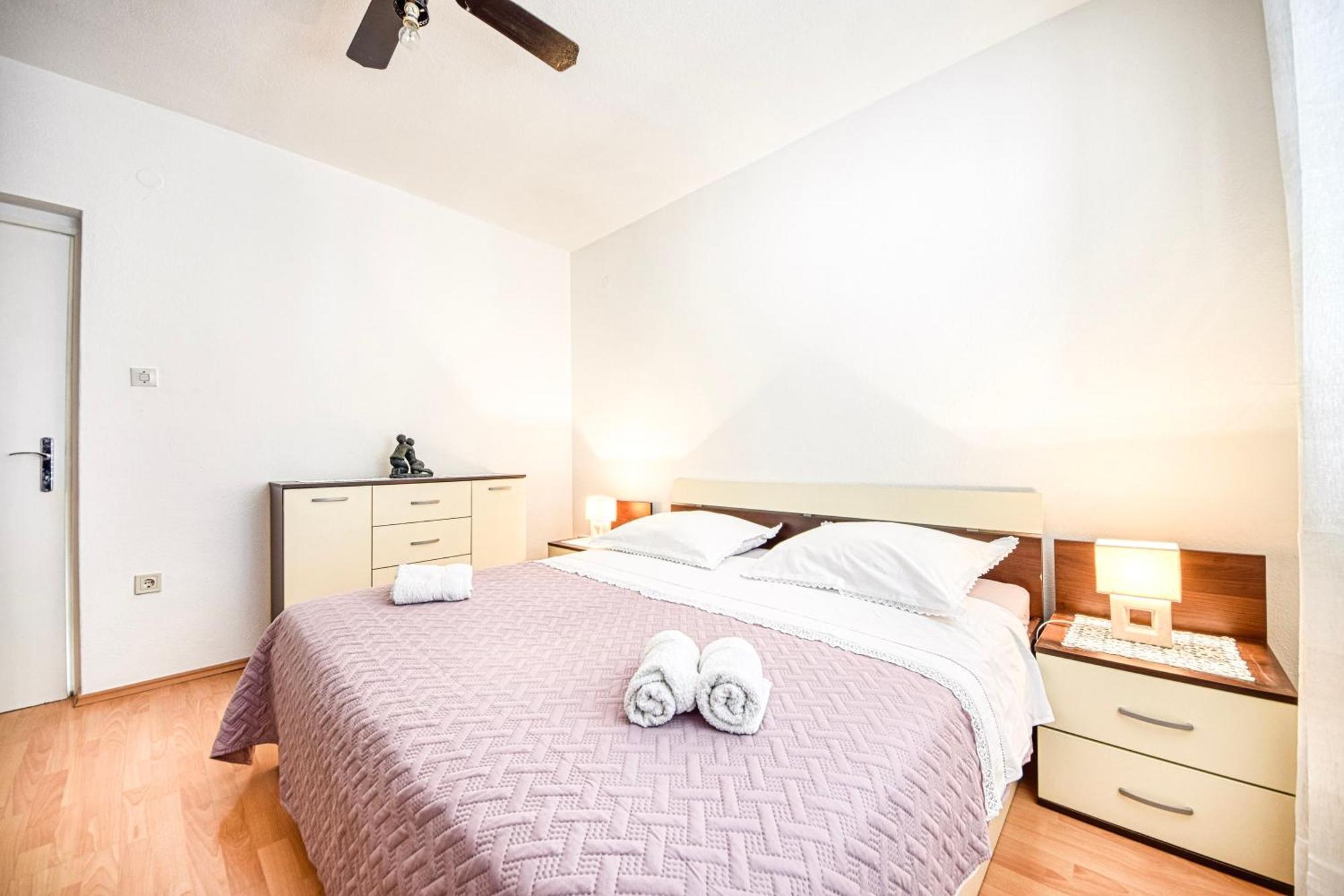 Apartman Andrej Povlja  Esterno foto
